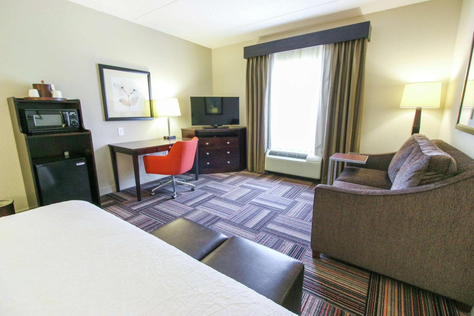 Hampton Inn & Suites Flowery Branch Exterior photo