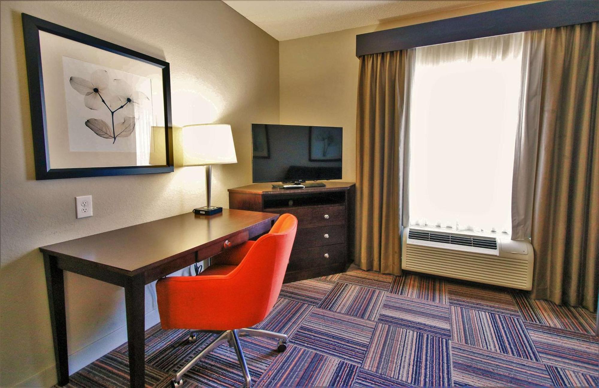 Hampton Inn & Suites Flowery Branch Exterior photo
