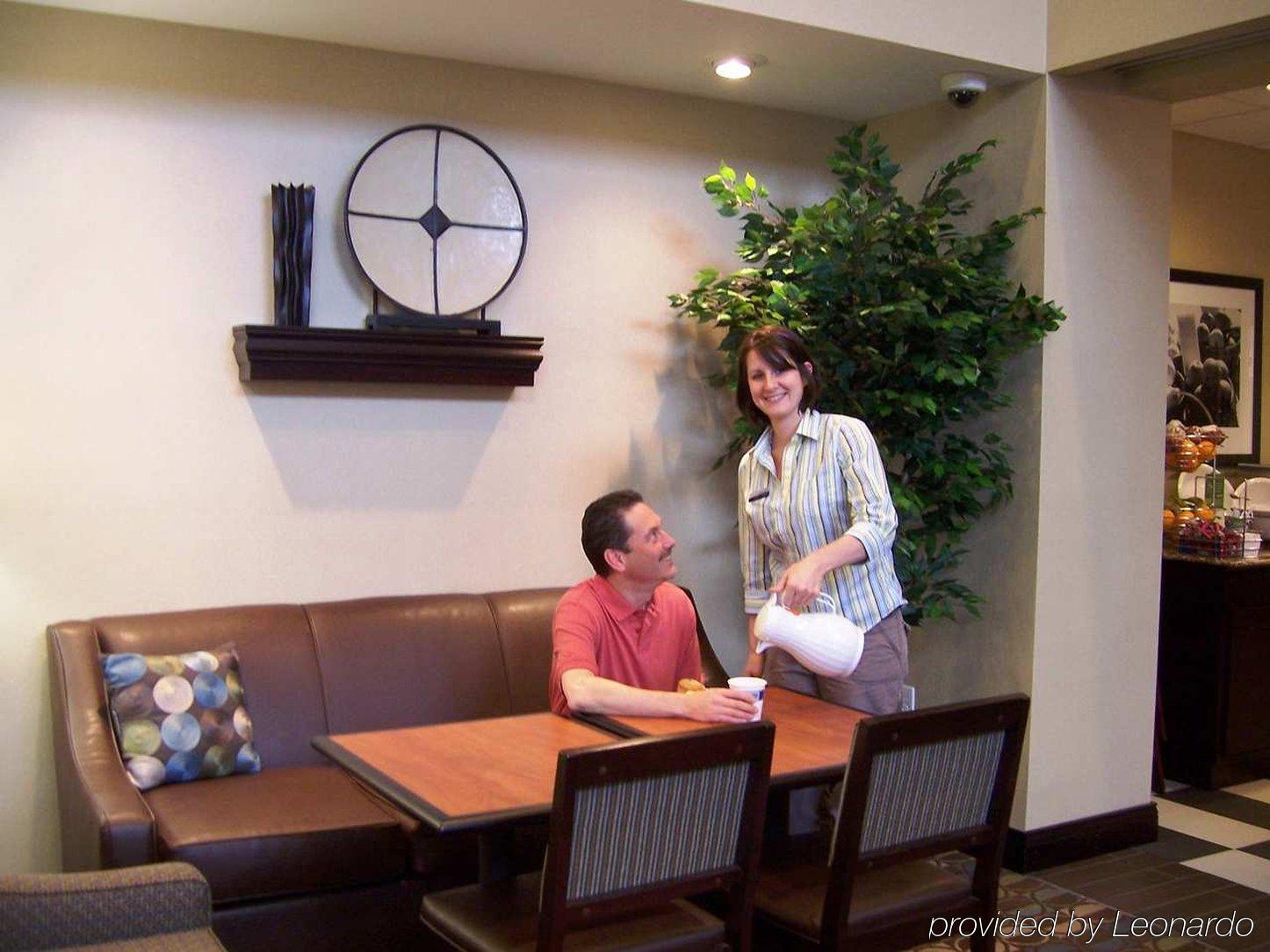 Hampton Inn & Suites Flowery Branch Restaurant photo